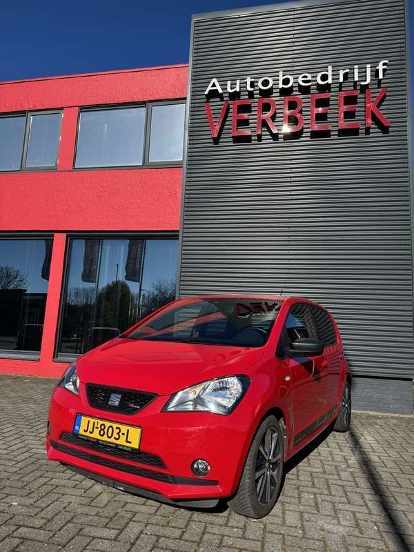 Rood Gebruikt 2016 Seat Mii CONNECT Hatchback | € 8.750 (Duur) - Afbeelding 1/4
