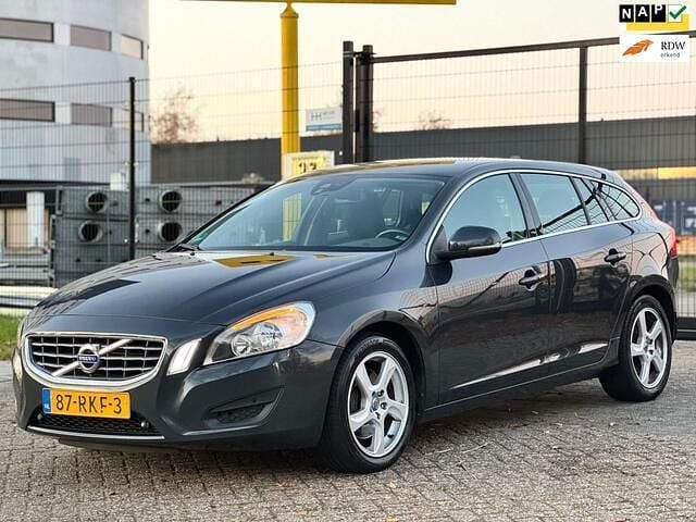 Grijs Gebruikt 2011 Volvo V60 Momentum Stationwagen | € 4.650 (Super prijs) - Afbeelding 1/4