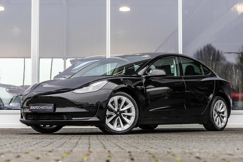 Occasion Tesla Model 3 Standard Range 235 kW (320 PK) 2022 Zwart Sedan
