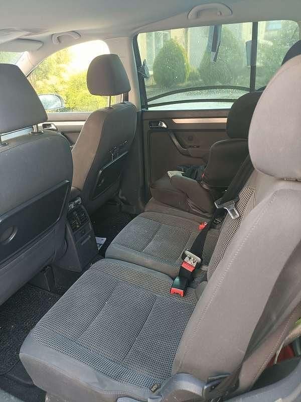 Grijs Gebruikt 2006 VW Touran Highline MPV | € 1.750 (Eerlijke prijs) - Afbeelding 1/4