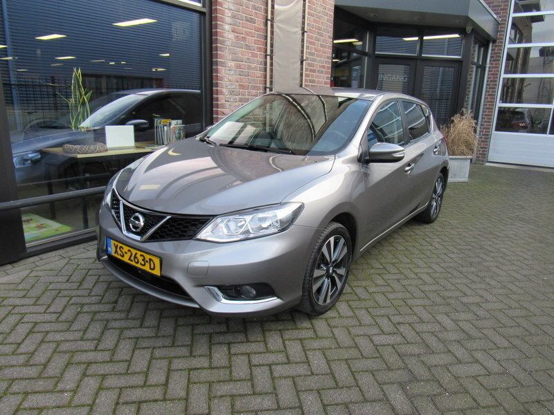 Grijs Gebruikt 2017 Nissan Pulsar Hatchback | € 11.900 - Afbeelding 1/4