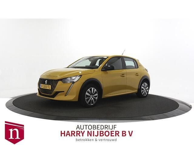 Geel Occasion 2022 Peugeot e-208 Active Hatchback | € 15.400 (Eerlijke prijs) - Afbeelding 1/4