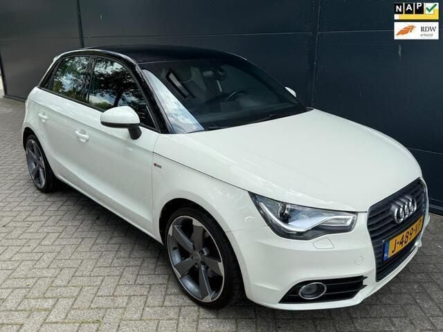 Wit, metallic lak Gebruikt 2012 Audi A1 Sportback Business Hatchback | € 9.995 (Eerlijke prijs) - Afbeelding 1/4