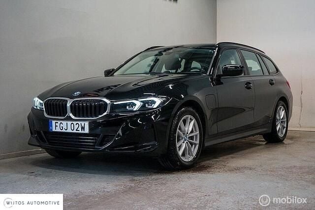 Zwart Gebruikt 2023 BMW 330 Shadowline Stationwagen | € 38.950 (Super prijs) - Afbeelding 1/4