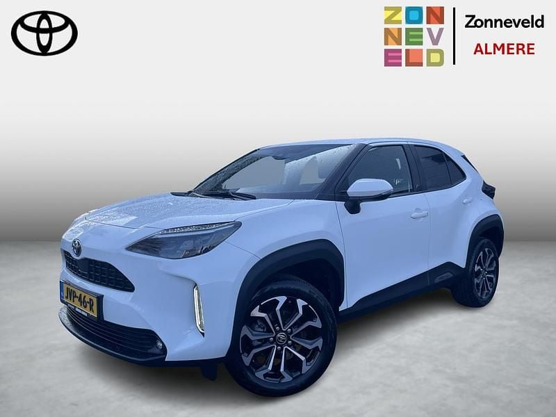 Wit Occasion 2026 Toyota Yaris Cross SUV | € 24.999 (Super prijs) - Afbeelding 1/4