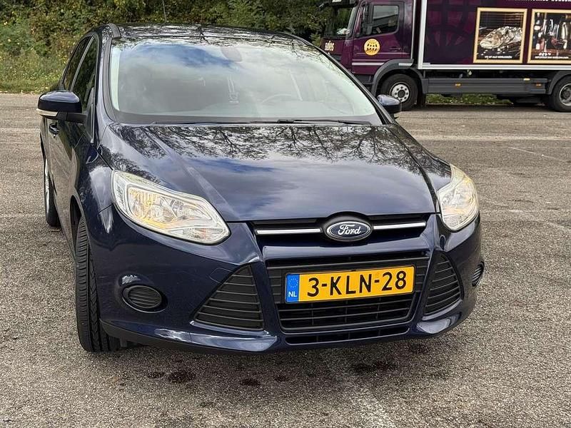 Blauw Gebruikt 2013 Ford Focus Trend Hatchback | € 5.000 (Super prijs) - Afbeelding 1/4