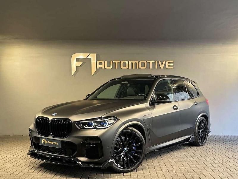 Zwart (metallic) Gebruikt 2022 BMW X5 M Sport SUV | € 71.890 (Iets duurder) - Afbeelding 1/3