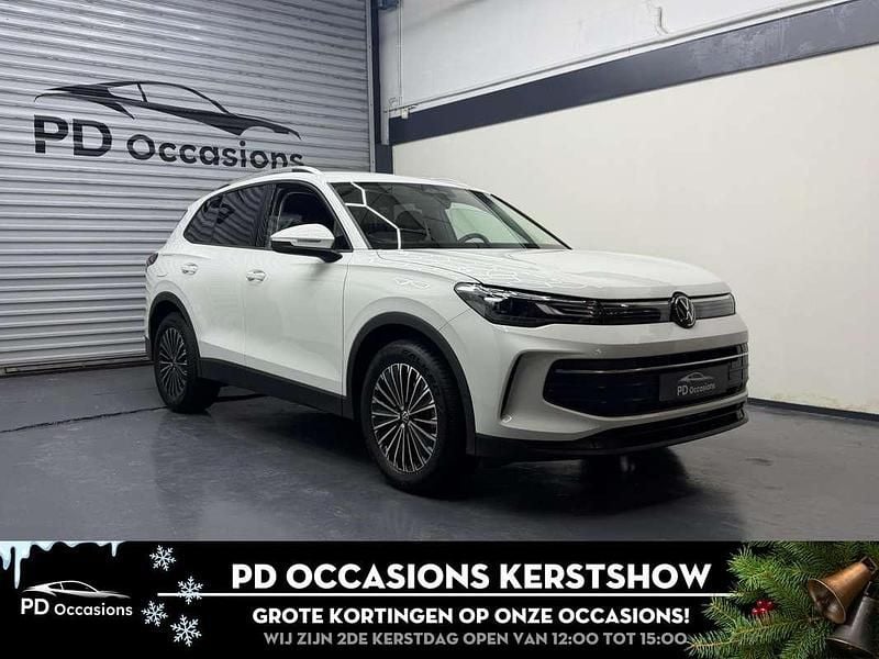 Wit Occasion 2025 VW Tiguan Edition SUV | € 37.950 (Super prijs) - Afbeelding 1/4
