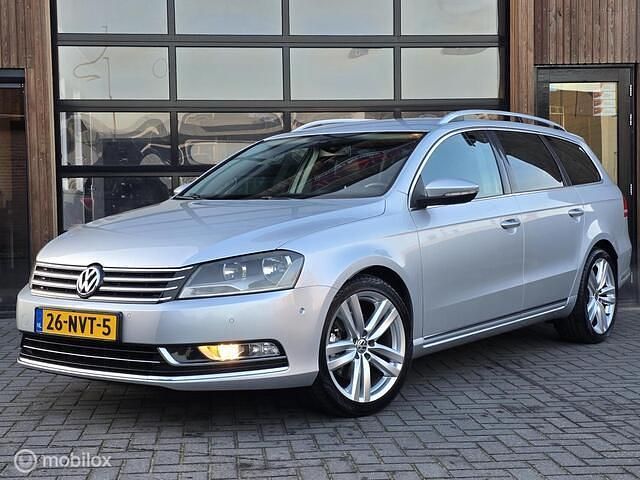 Grijs (metallic) Occasion 2010 VW Passat Highline Stationwagen | € 3.250 - Afbeelding 1/4