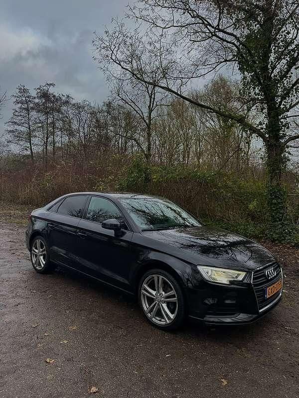 Zwart Occasion 2017 Audi A3 Sedan | € 15.999 (Goede deal) - Afbeelding 1/4
