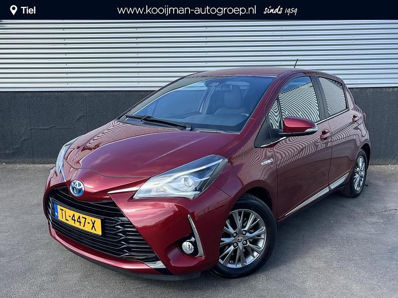 Rood Gebruikt 2018 Toyota Yaris Hybrid Plus Hatchback | € 16.900 (Eerlijke prijs) - Afbeelding 1/4