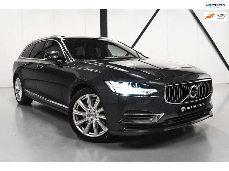Grijs (metallic) Gebruikt 2018 Volvo V90 Inscription Stationwagen | € 27.950 - Afbeelding 1/4