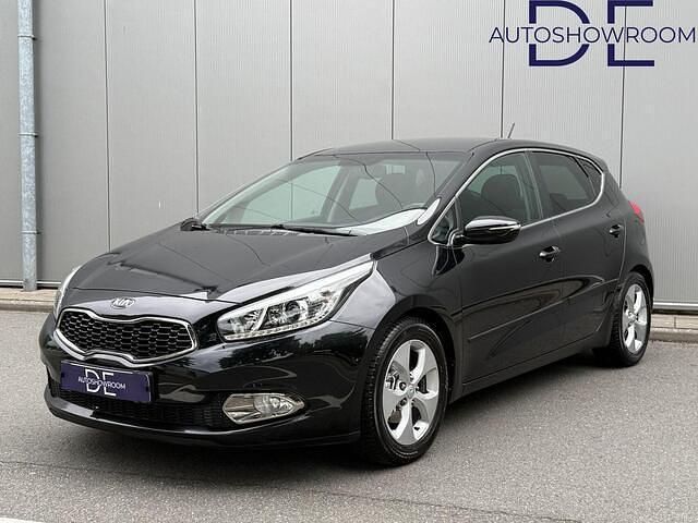 Zwart Gebruikt 2015 Kia Ceed Hatchback | € 9.350 (Eerlijke prijs) - Afbeelding 1/4
