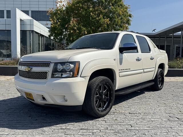 Wit Gebruikt 2008 Chevrolet Avalanche LTZ Van | € 18.950 - Afbeelding 1/4