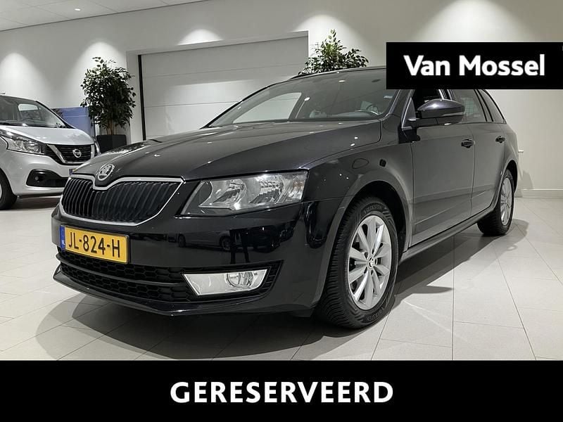 Zwart Gebruikt 2016 Skoda Octavia Business Line Stationwagen | € 10.400 (Eerlijke prijs) - Afbeelding 1/4