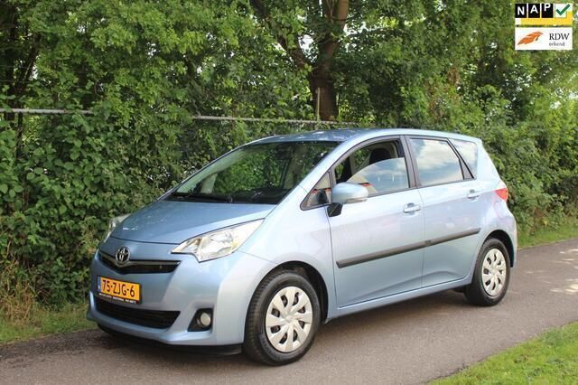 Blauw Gebruikt 2012 Toyota Verso-S MPV | € 7.950 (Eerlijke prijs) - Afbeelding 1/4