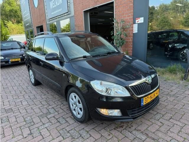Zwart Gebruikt 2010 Skoda Fabia GreenLine Stationwagen | € 1.450 (Iets duurder) - Afbeelding 1/4
