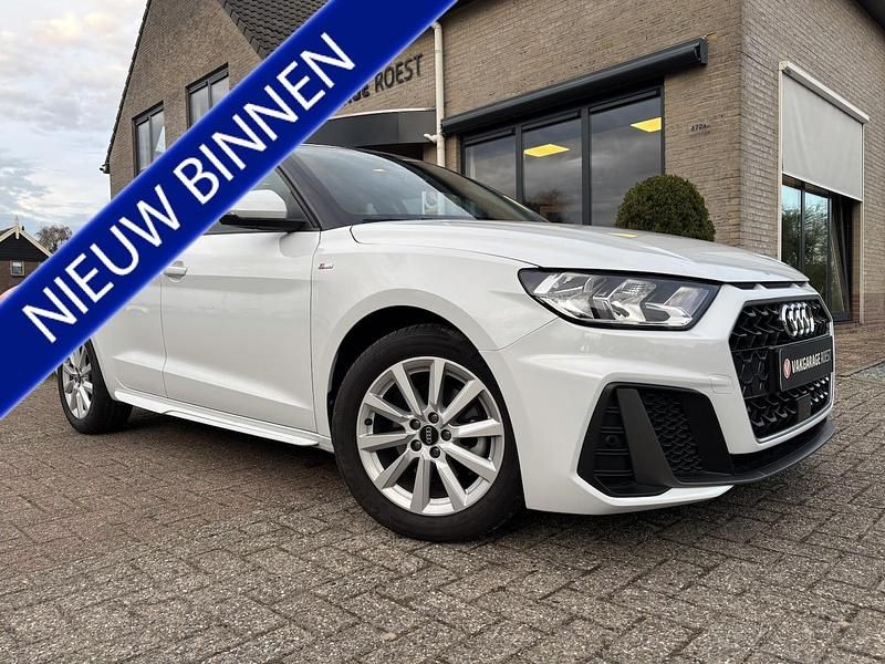 Wit Gebruikt 2024 Audi A1 Sportback S-Line Hatchback | € 27.500 (Goede deal) - Afbeelding 1/4