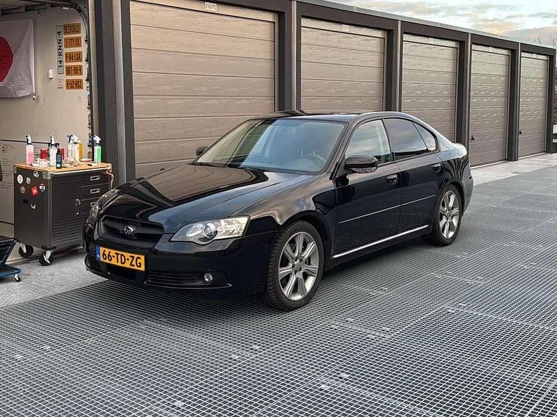 Zwart Gebruikt 2006 Subaru Legacy Sedan | € 7.750 (Super prijs) - Afbeelding 1/4