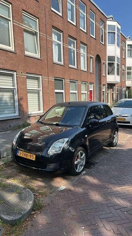Zwart Gebruikt 2008 Suzuki Swift Hatchback | € 1.750 (Goede deal) - Afbeelding 1/4