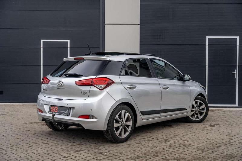 Occasion Hyundai i20 84 PK (61 kW) 2015 Zilver Hatchback