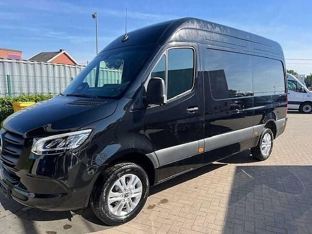 Nieuw Mercedes Sprinter 190 PK (139 kW) 2025 Zwart Van