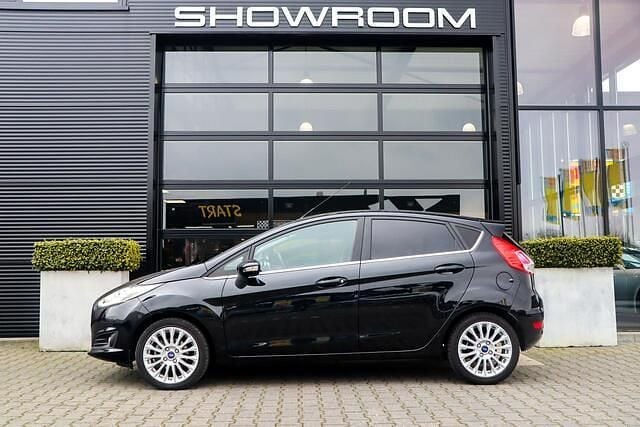 Occasion Ford Fiesta Titanium 101 PK (74 kW) 2013 Zwart Hatchback
