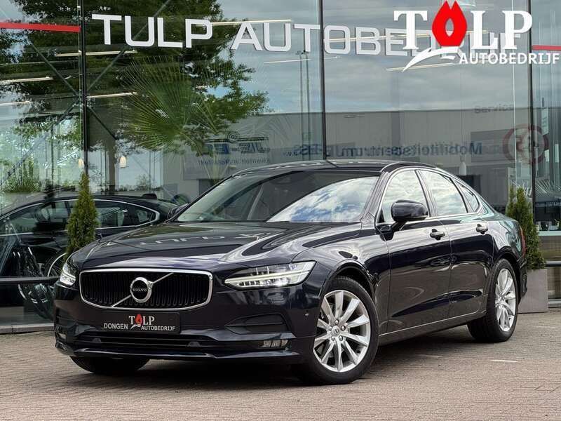 Blauw, metallic lak Gebruikt 2017 Volvo S90 Momentum Sedan | € 11.999 - Afbeelding 1/4