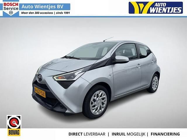 Grijs Gebruikt 2021 Toyota Aygo X-play Hatchback | € 8.950 (Goede deal) - Afbeelding 1/4