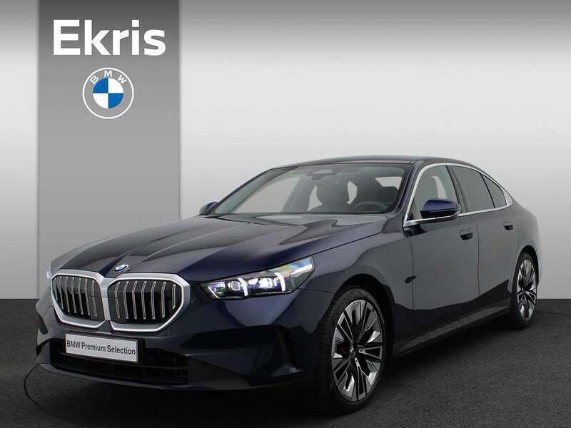 Blauw Gebruikt 2024 BMW 520 Comfort Edition Sedan | € 56.850 (Super prijs) - Afbeelding 1/4