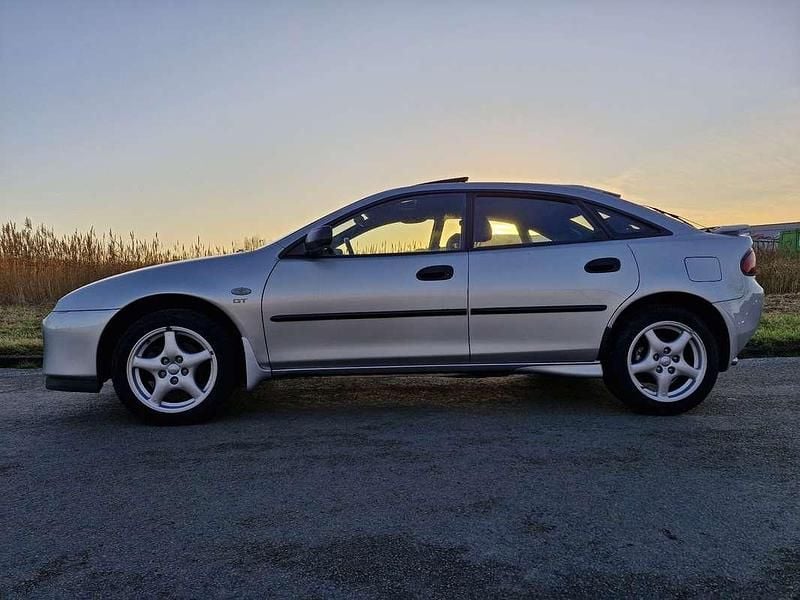 Zilver Gebruikt 1997 Mazda 323 Hatchback | € 3.900 - Afbeelding 1/4