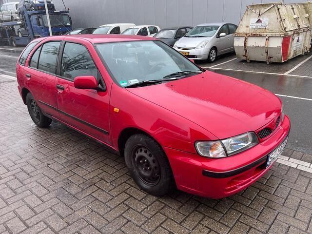 Rood Gebruikt 1999 Nissan Almera | € 1.650 - Afbeelding 1/4