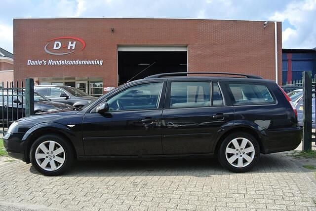 Zwart Gebruikt 2005 Ford Mondeo Trend Stationwagen | € 1.099 (Eerlijke prijs) - Afbeelding 1/4