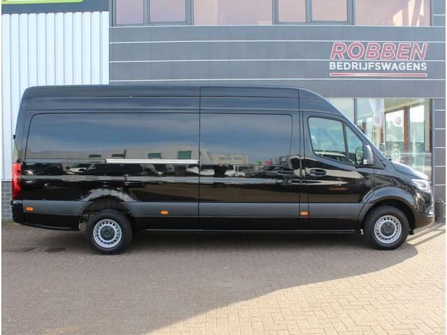 Zwart Nieuw 2024 Mercedes Sprinter Van | € 51.750 - Afbeelding 1/4