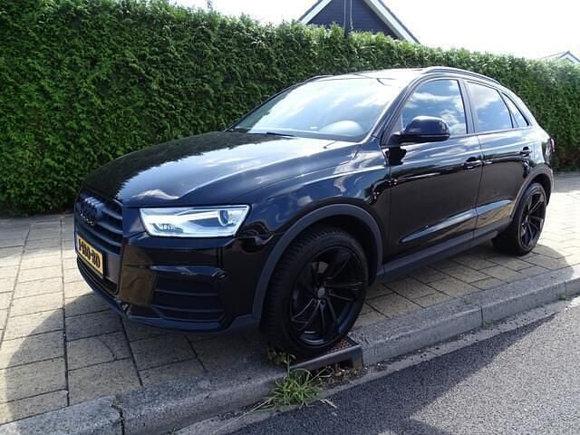 Zwart Gebruikt 2016 Audi Q3 Sport SUV | € 17.950 (Eerlijke prijs) - Afbeelding 1/4