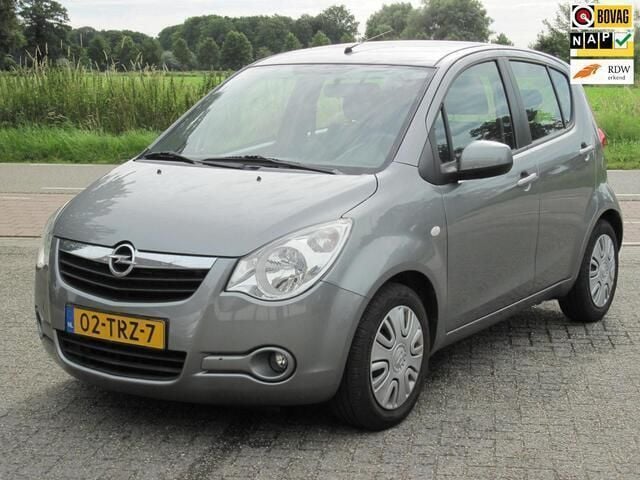 Grijs Gebruikt 2012 Opel Agila Edition Hatchback | € 5.750 (Iets duurder) - Afbeelding 1/4