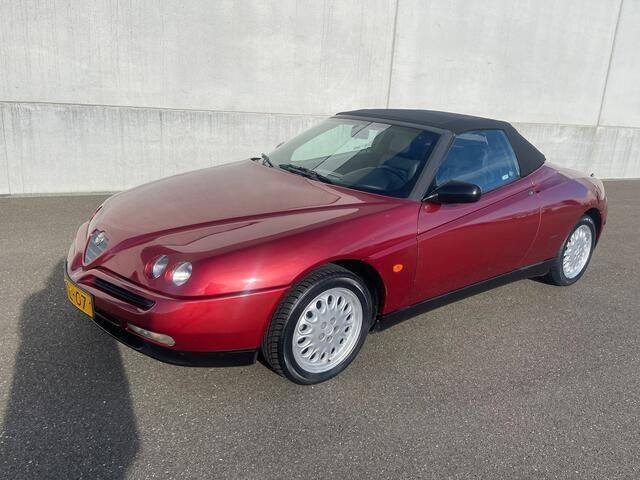 Rood Gebruikt 1995 Alfa Romeo Spider Cabriolet | € 7.950 - Afbeelding 1/4