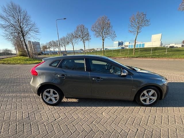 Occasion Volvo V40 Momentum 114 PK (83 kW) 2014 Grijs (metallic) Hatchback