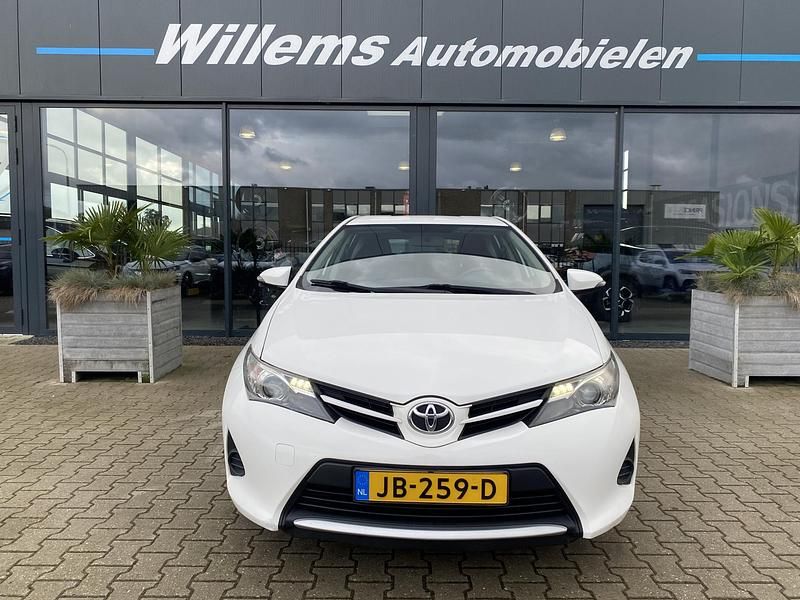 Occasion Toyota Auris Comfort 101 PK (74 kW) 2014 Wit Hatchback