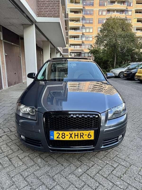 Grijs Gebruikt 2005 Audi A3 Sportback Hatchback | € 5.499 (Goede deal) - Afbeelding 1/4