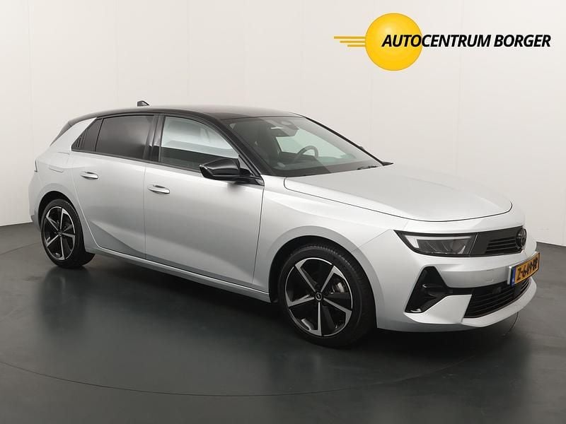 Grijs Gebruikt 2024 Opel Astra Hatchback | € 26.599 (Goede deal) - Afbeelding 1/4