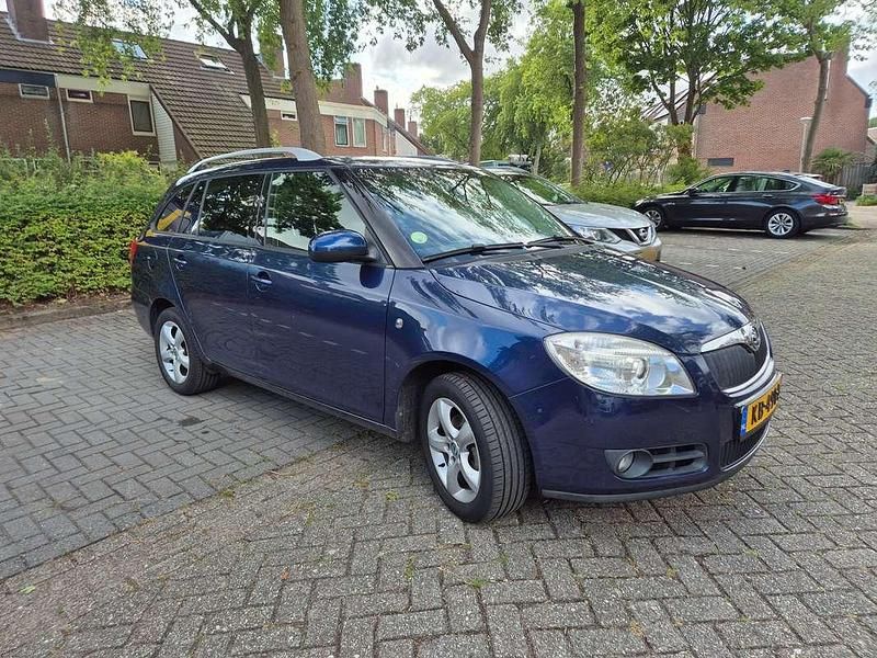 Blauw Gebruikt 2008 Skoda Fabia Comfort Hatchback | € 2.495 (Eerlijke prijs) - Afbeelding 1/4