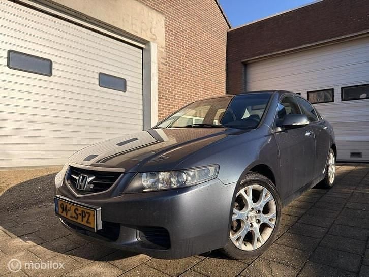 Grijs Occasion 2003 Honda Accord Comfort Sedan | € 1.995 (Eerlijke prijs) - Afbeelding 1/4