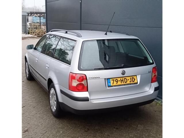 Occasion VW Passat Comfortline 116 PK (85 kW) 2001 Grijs, metallic lak Stationwagen