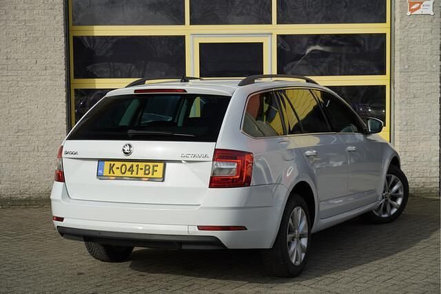 Occasion Skoda Octavia Business Line 116 PK (85 kW) 2020 Wit Stationwagen