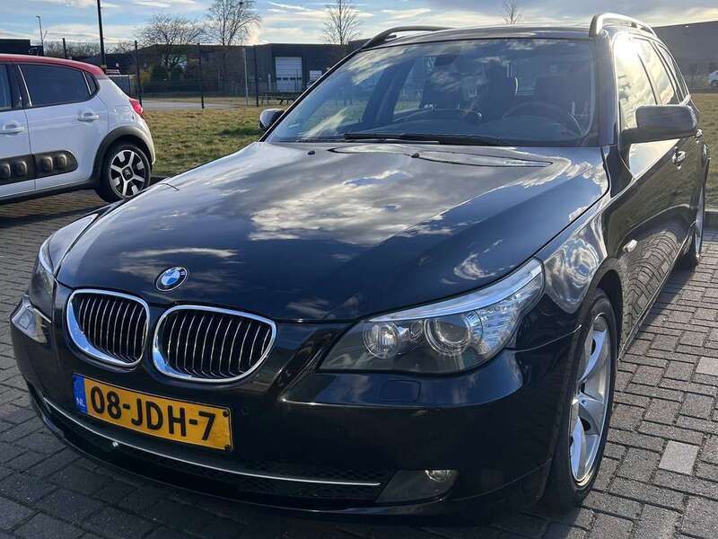 Zwart Gebruikt 2007 BMW 525 Executive Stationwagen | € 5.000 (Goede deal) - Afbeelding 1/4
