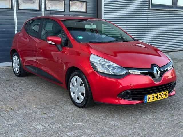 Occasion Renault Clio GrandTour Collection 73 PK (53 kW) 2013 Rood Stationwagen