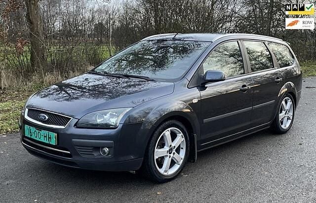 Grijs Gebruikt 2006 Ford Focus Stationwagen | € 1.750 (Eerlijke prijs) - Afbeelding 1/4