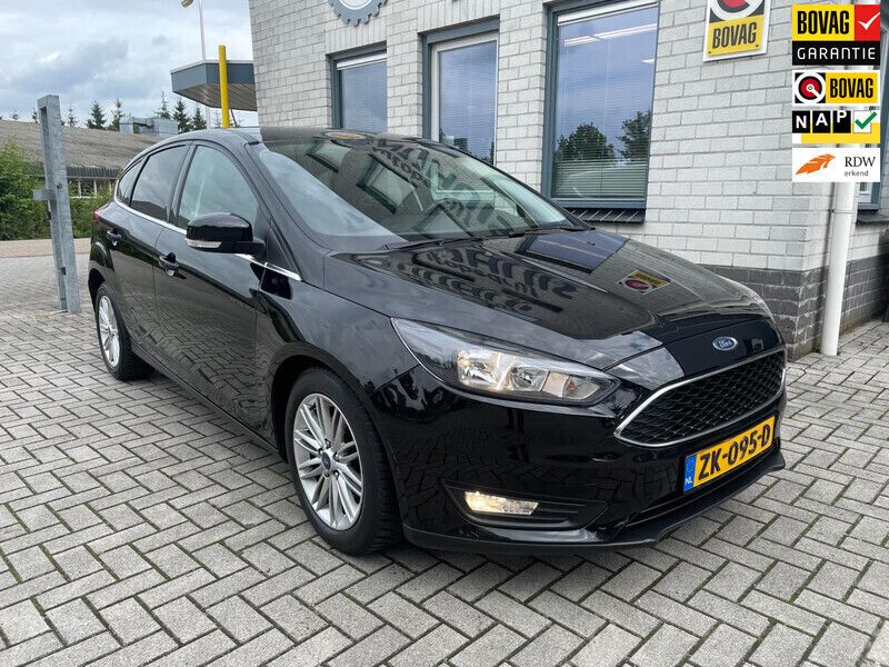Zwart Gebruikt 2020 Ford Focus Trend Hatchback | € 14.750 (Super prijs) - Afbeelding 1/4