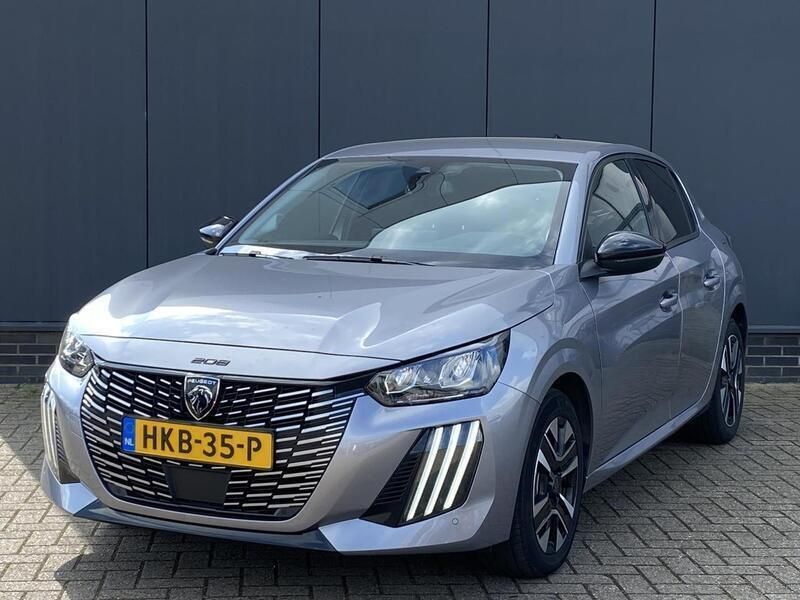 Grijs Gebruikt 2024 Peugeot 208 Allure Hatchback | € 25.645 (Eerlijke prijs) - Afbeelding 1/3